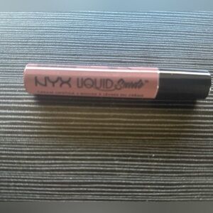 ~~NYX Liquid Suede Lipgloss-Brooklyn Thorn